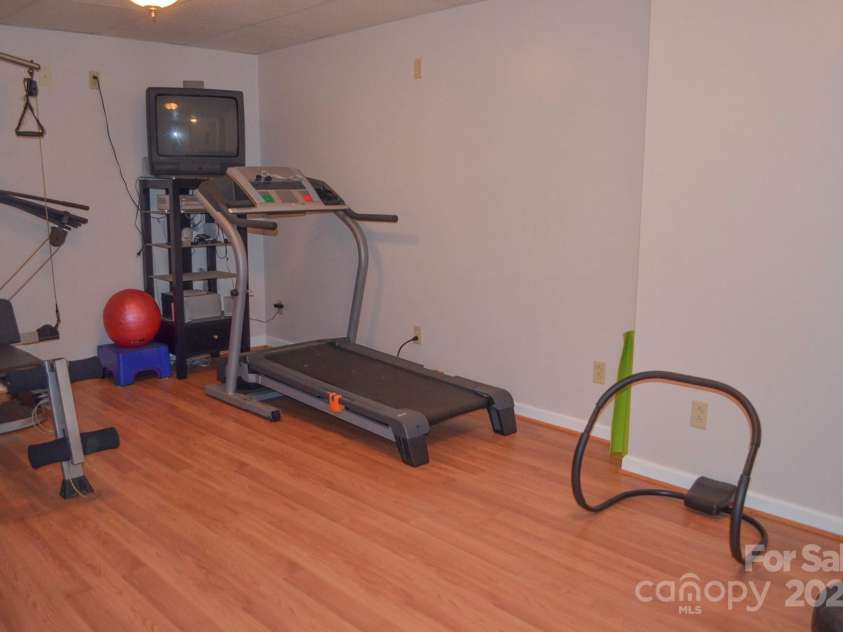 5665 Gold Creek Bay Drive, Hickory, NC 28601.  MLS# CAR4286069, YatesRealty ID 3319. Gym Room