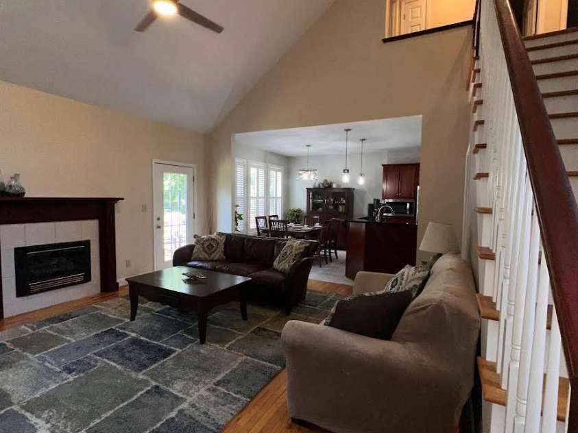 5665 Gold Creek Bay Drive, Hickory, NC 28601.  MLS# CAR4286069, YatesRealty ID 3319. Living Room 