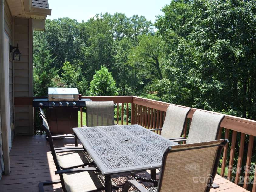 5665 Gold Creek Bay Drive, Hickory, NC 28601.  MLS# CAR4286069, YatesRealty ID 3319. Upstairs Outdoor Area