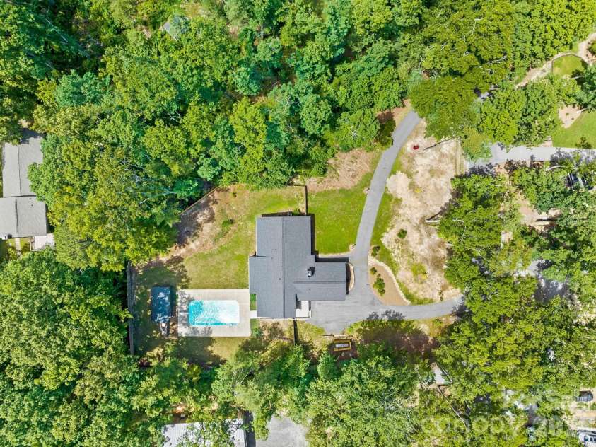 26 Glen Cove Road, Arden, NC 28704.  MLS# CAR4394525, YatesRealty ID 33191. 1 full acre lot