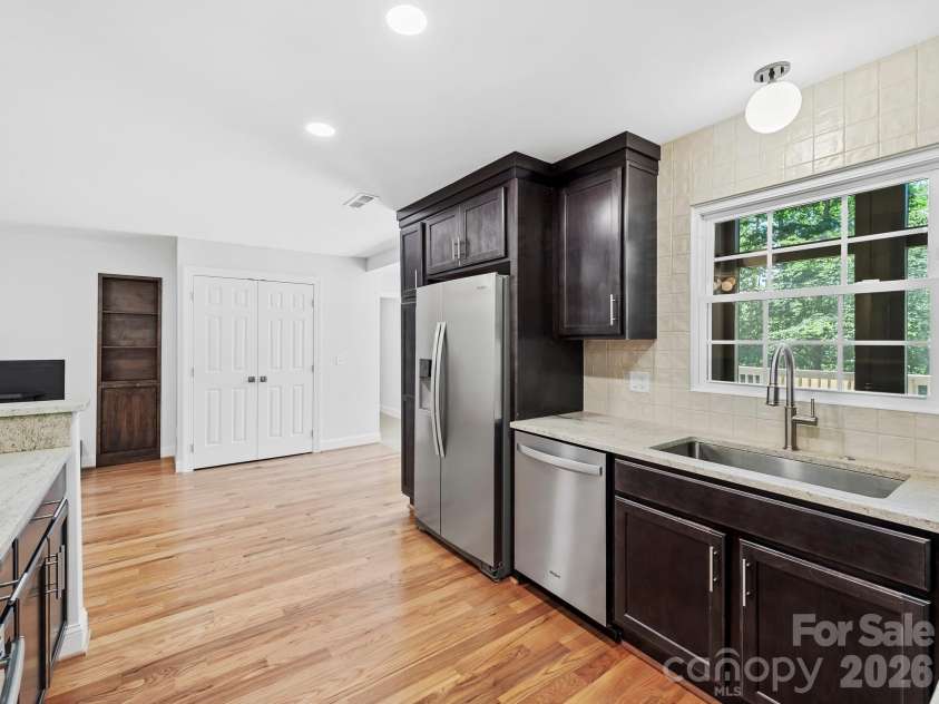26 Glen Cove Road, Arden, NC 28704.  MLS# CAR4394525, YatesRealty ID 33191. 