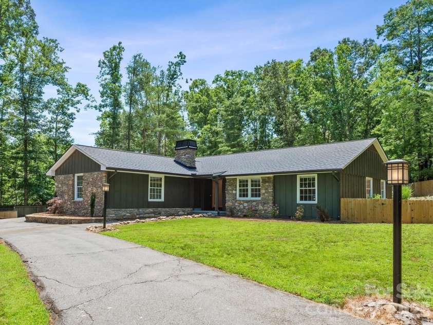 26 Glen Cove Road, Arden, NC 28704.  MLS# CAR4394525, YatesRealty ID 33191. 