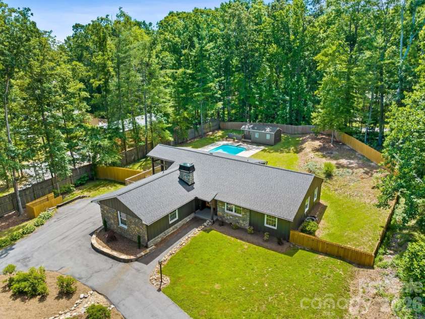 26 Glen Cove Road, Arden, NC 28704.  MLS# CAR4394525, YatesRealty ID 33191. 