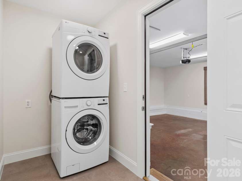 26 Glen Cove Road, Arden, NC 28704.  MLS# CAR4394525, YatesRealty ID 33191. Washer & dryer convey