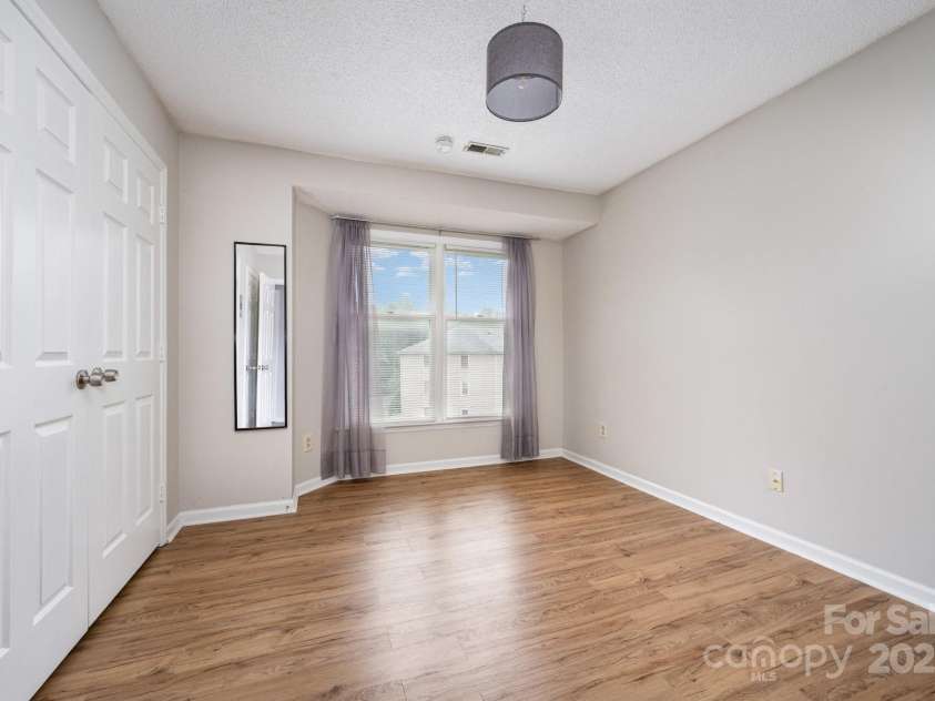 6219 Rosecroft Drive, Charlotte, NC 28215.  MLS# CAR4291805, YatesRealty ID 33191. 