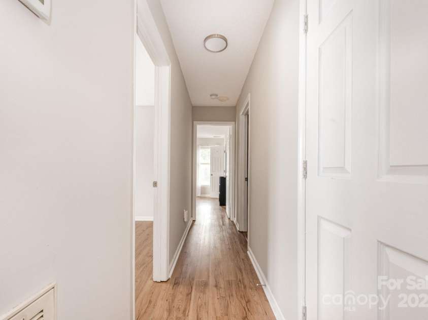 6219 Rosecroft Drive, Charlotte, NC 28215.  MLS# CAR4291805, YatesRealty ID 33191. 