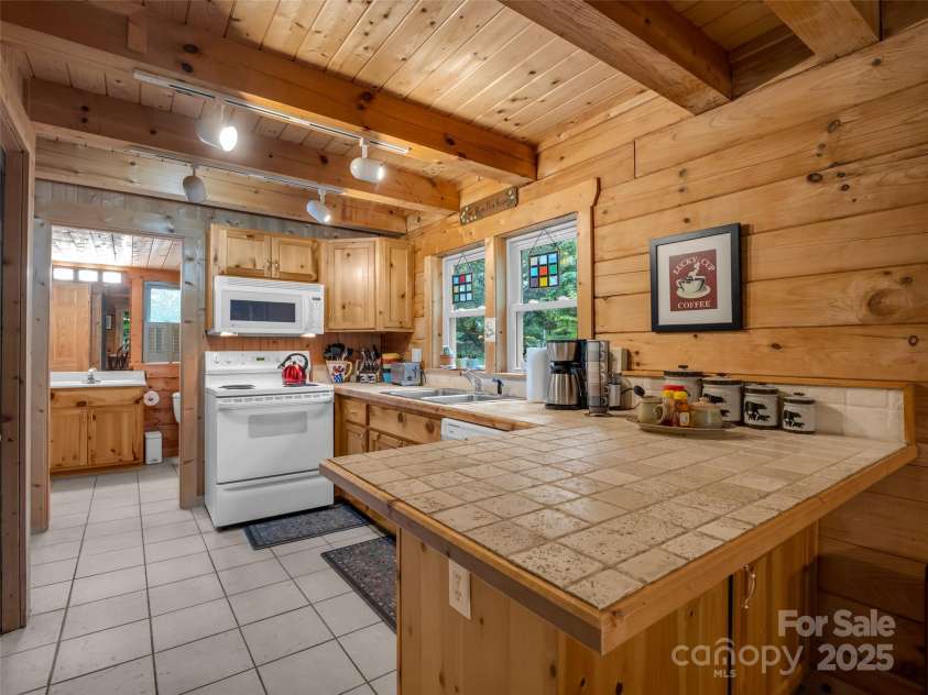 120 Sasafras Ridge, Rutherfordton, NC 28139.  MLS# CAR4292175, YatesRealty ID 33192. 