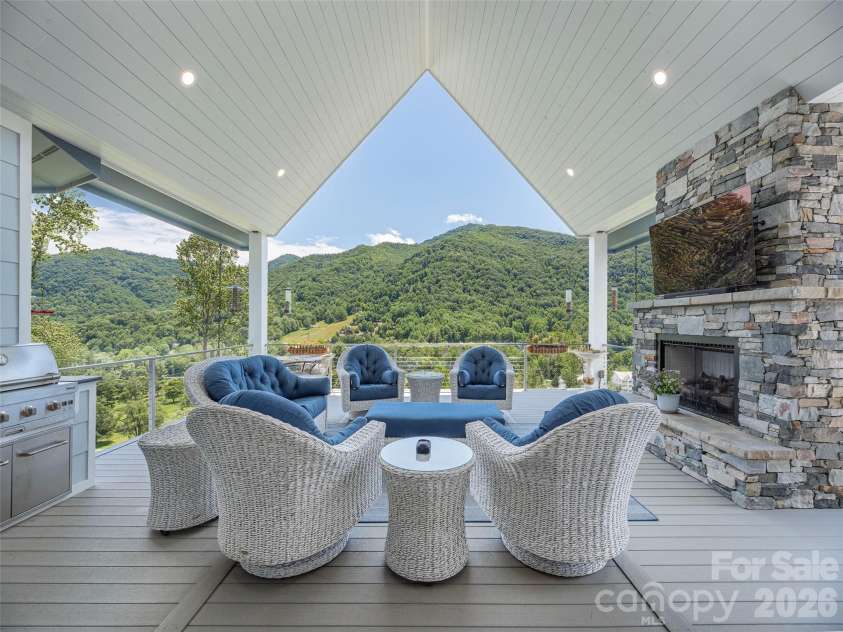 167 Southpoint Ridge, Maggie Valley, NC 28751.  MLS# CAR4398077, YatesRealty ID 33192. 