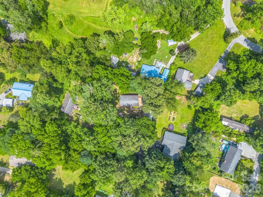 30 Lake Forest Lane, Hendersonville, NC 28739.  MLS# CAR4394922, YatesRealty ID 33193. 