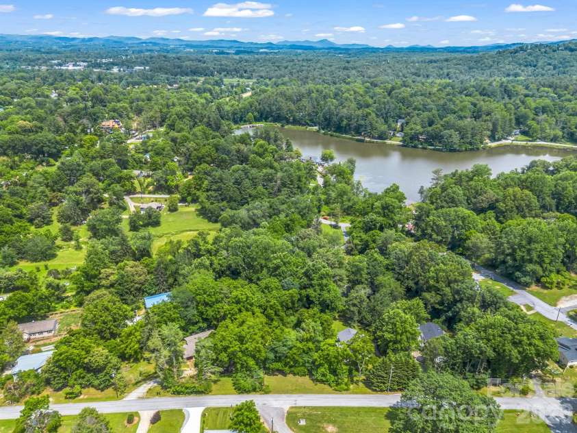 30 Lake Forest Lane, Hendersonville, NC 28739.  MLS# CAR4394922, YatesRealty ID 33193. 