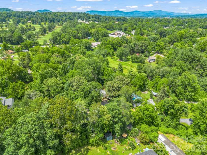 30 Lake Forest Lane, Hendersonville, NC 28739.  MLS# CAR4394922, YatesRealty ID 33193. 