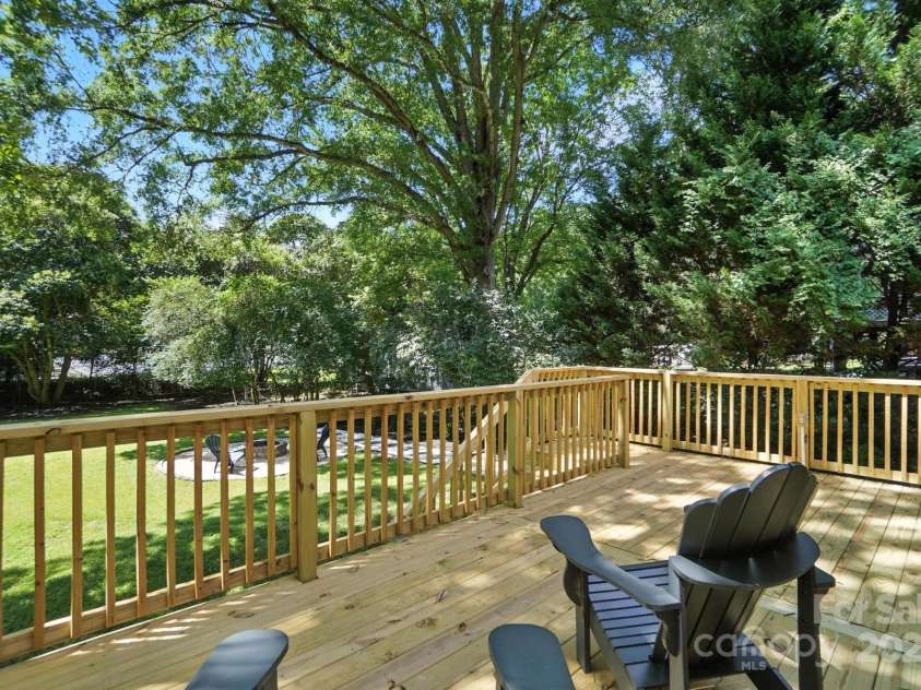 6208 Colchester Place, Charlotte, NC 28210.  MLS# CAR4283385, YatesRealty ID 33193. 