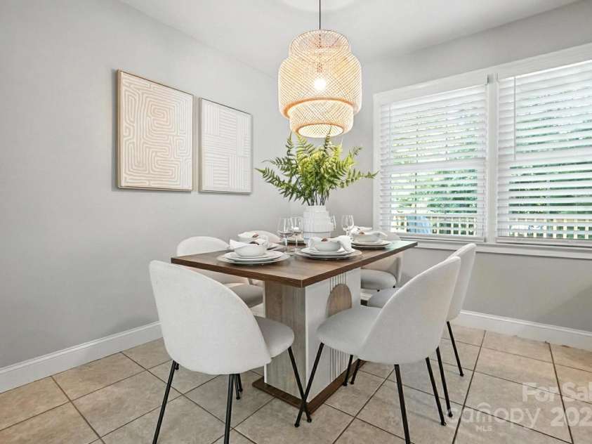 6208 Colchester Place, Charlotte, NC 28210.  MLS# CAR4283385, YatesRealty ID 33193. 