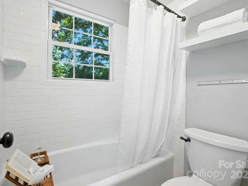6208 Colchester Place, Charlotte, NC 28210.  MLS# CAR4283385, YatesRealty ID 33193. 