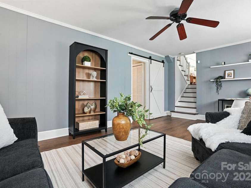 6208 Colchester Place, Charlotte, NC 28210.  MLS# CAR4283385, YatesRealty ID 33193. 