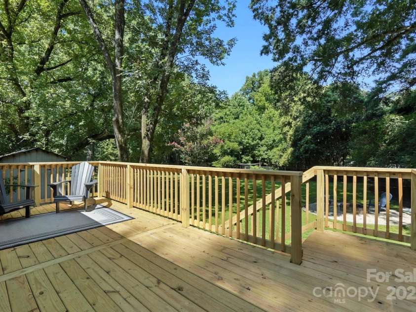 6208 Colchester Place, Charlotte, NC 28210.  MLS# CAR4283385, YatesRealty ID 33193. 