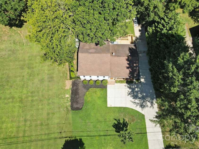 6208 Colchester Place, Charlotte, NC 28210.  MLS# CAR4283385, YatesRealty ID 33193. 