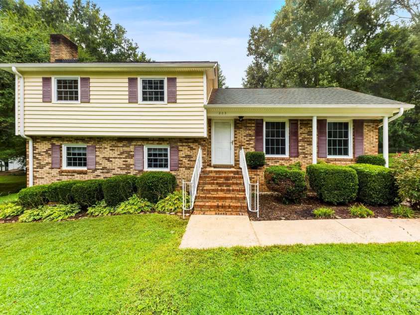 203 Falling Tree Lane, Monroe, NC 28112.  MLS# CAR4289971, YatesRealty ID 33194. 
