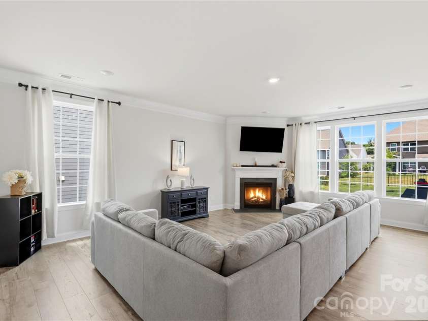9010 Surry Spring Lane, Huntersville, NC 28078.  MLS# CAR4393945, YatesRealty ID 33194. 