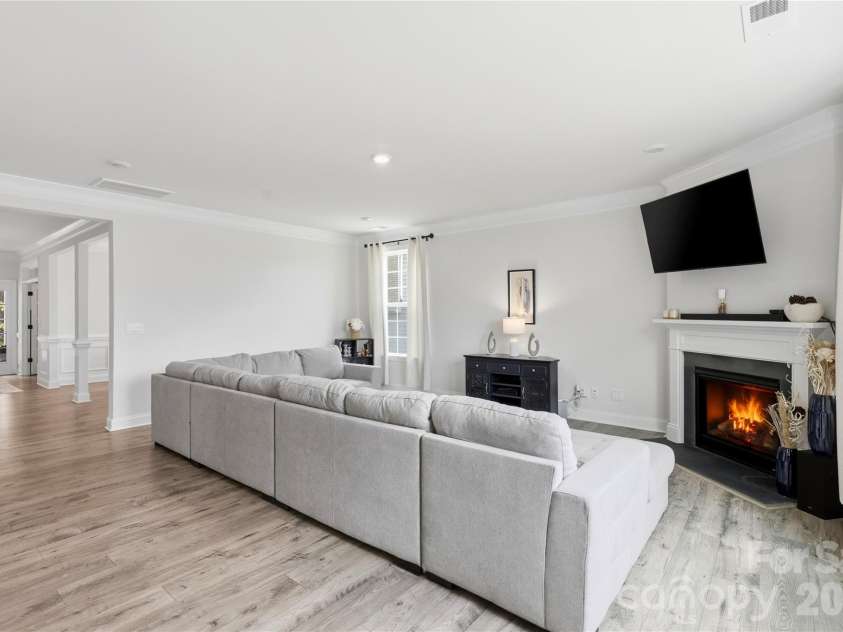 9010 Surry Spring Lane, Huntersville, NC 28078.  MLS# CAR4393945, YatesRealty ID 33194. 
