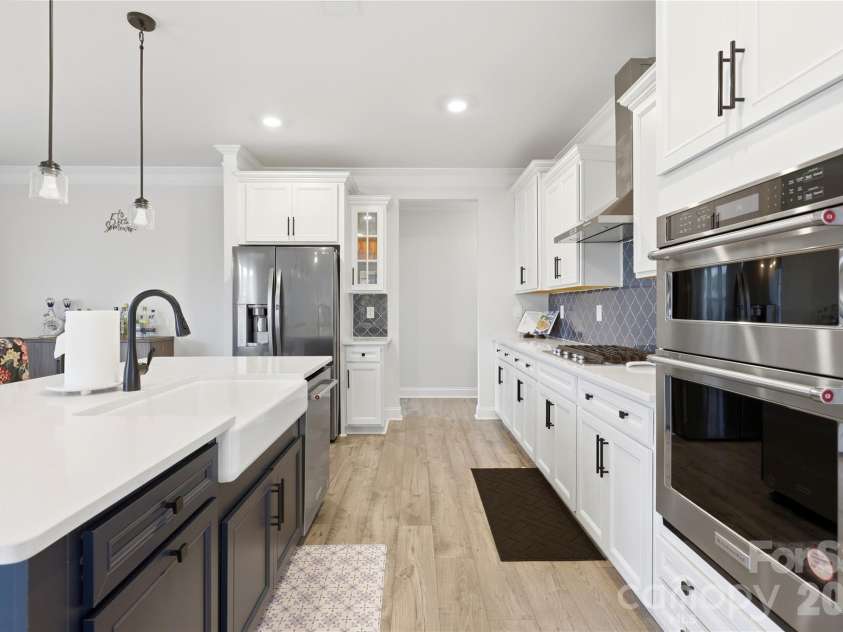 9010 Surry Spring Lane, Huntersville, NC 28078.  MLS# CAR4393945, YatesRealty ID 33194. 