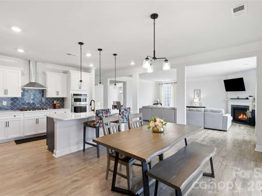 9010 Surry Spring Lane, Huntersville, NC 28078.  MLS# CAR4393945, YatesRealty ID 33194. 
