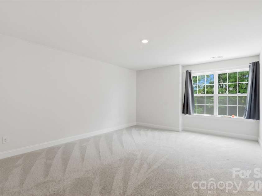 9010 Surry Spring Lane, Huntersville, NC 28078.  MLS# CAR4393945, YatesRealty ID 33194. 