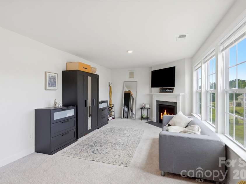 9010 Surry Spring Lane, Huntersville, NC 28078.  MLS# CAR4393945, YatesRealty ID 33194. 