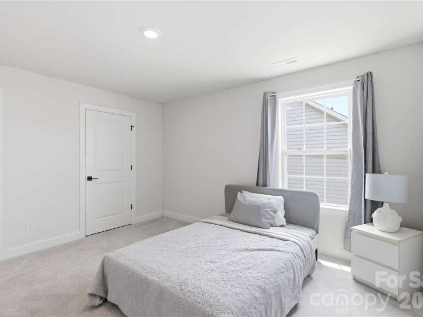9010 Surry Spring Lane, Huntersville, NC 28078.  MLS# CAR4393945, YatesRealty ID 33194. 