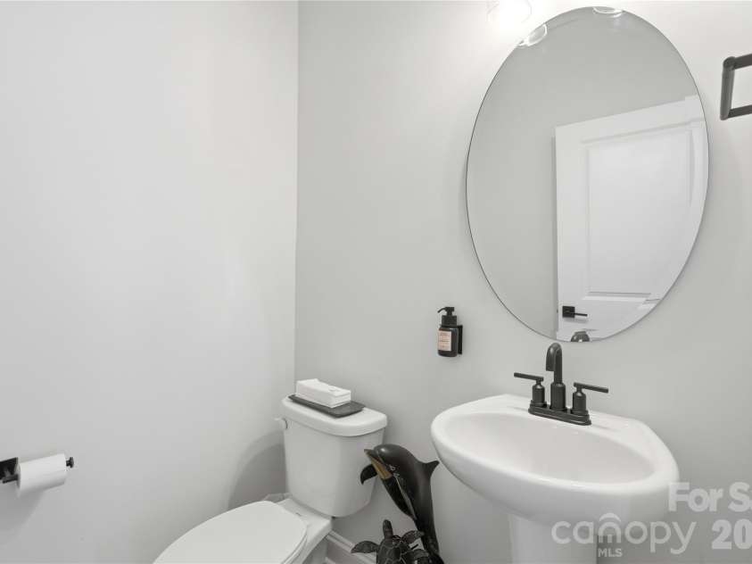 9010 Surry Spring Lane, Huntersville, NC 28078.  MLS# CAR4393945, YatesRealty ID 33194. 