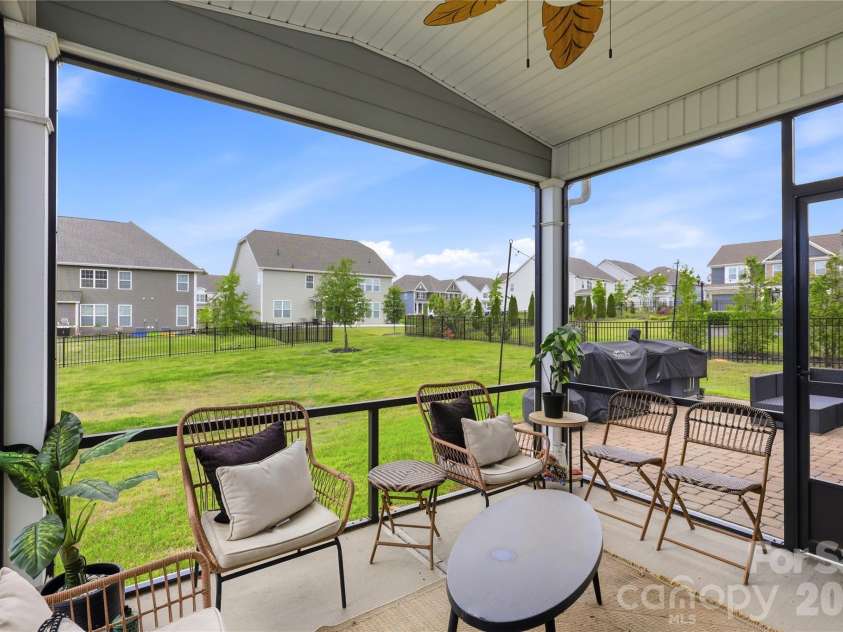 9010 Surry Spring Lane, Huntersville, NC 28078.  MLS# CAR4393945, YatesRealty ID 33194. 