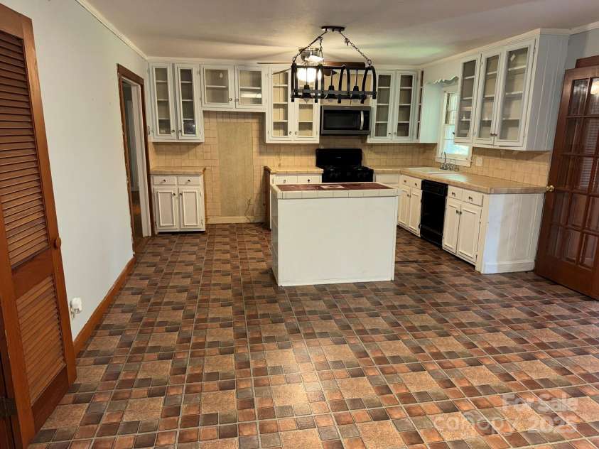 802 Roberdel Road, Rockingham, NC 28379.  MLS# CAR4293987, YatesRealty ID 33195. 