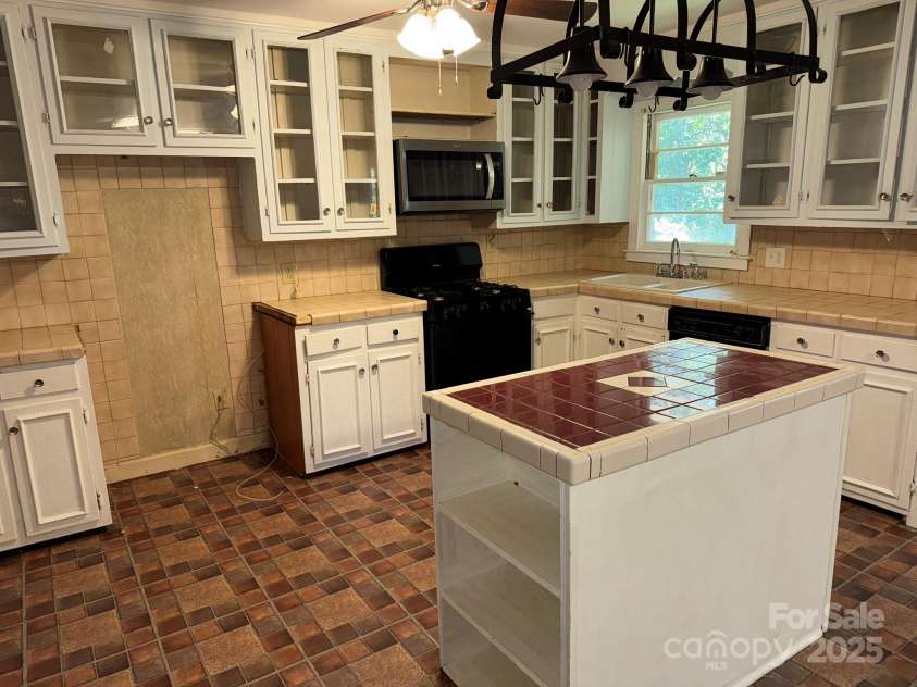 802 Roberdel Road, Rockingham, NC 28379.  MLS# CAR4293987, YatesRealty ID 33195. 