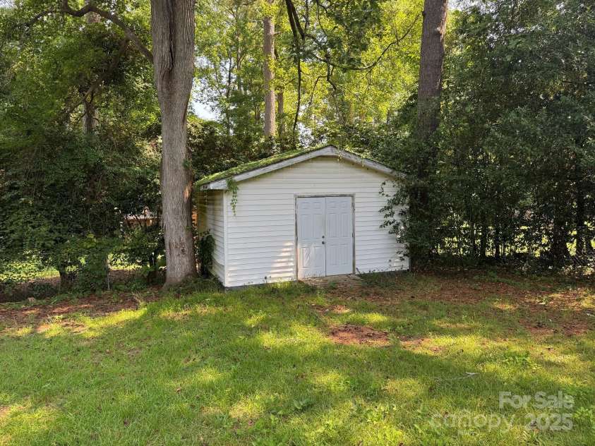 802 Roberdel Road, Rockingham, NC 28379.  MLS# CAR4293987, YatesRealty ID 33195. 