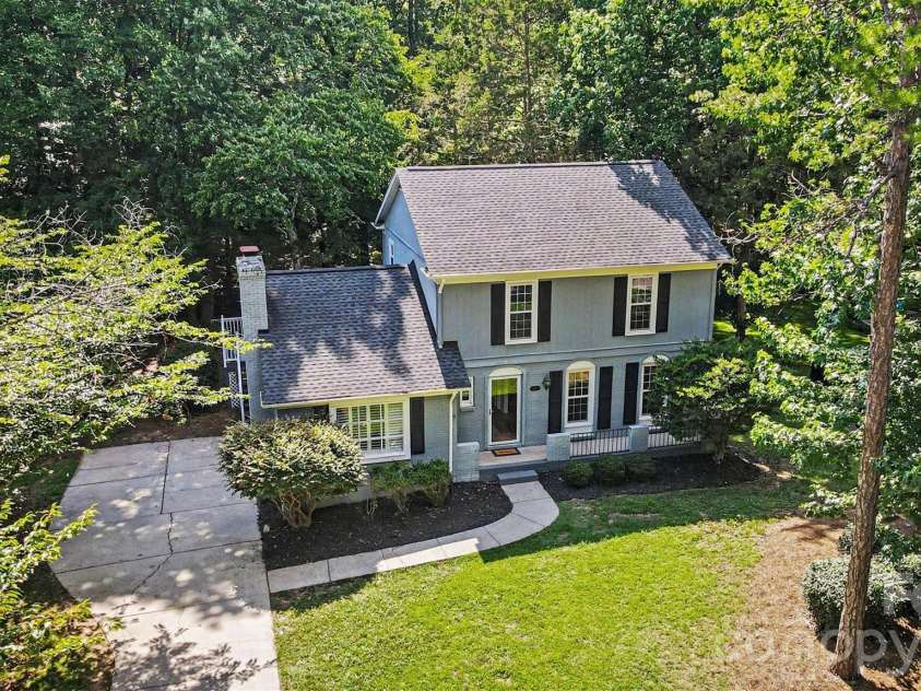 9322 New Towne Drive, Matthews, NC 28105.  MLS# CAR4389735, YatesRealty ID 33195. 