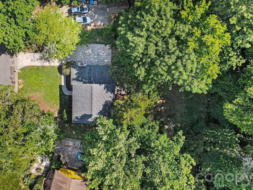 9322 New Towne Drive, Matthews, NC 28105.  MLS# CAR4389735, YatesRealty ID 33195. 