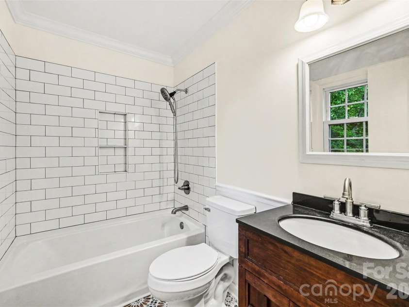 9322 New Towne Drive, Matthews, NC 28105.  MLS# CAR4389735, YatesRealty ID 33195. Full Bathroom