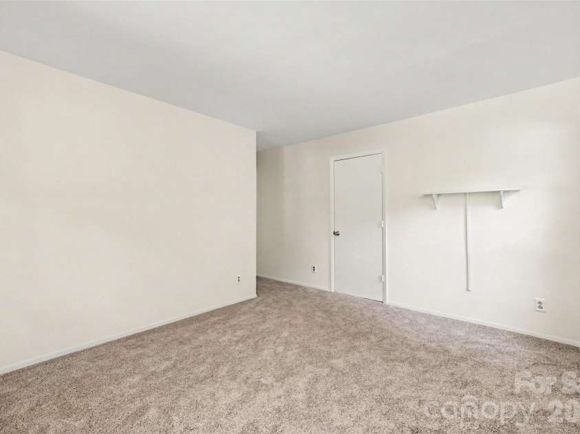 9322 New Towne Drive, Matthews, NC 28105.  MLS# CAR4389735, YatesRealty ID 33195. Secondary Bedroom #1