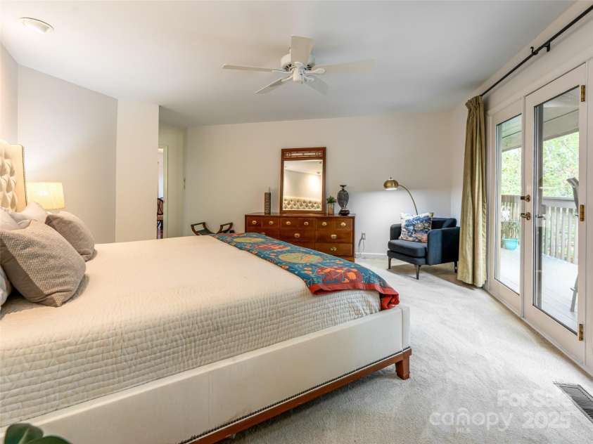 1701 Timber Trail, Asheville, NC 28804.  MLS# CAR4293367, YatesRealty ID 33197. 