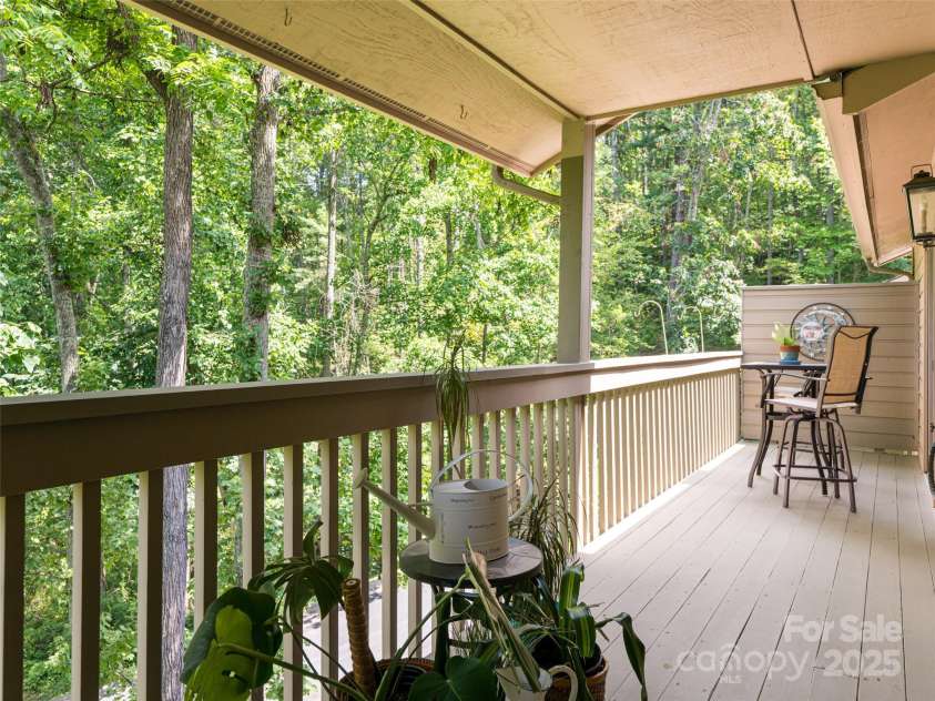 1701 Timber Trail, Asheville, NC 28804.  MLS# CAR4293367, YatesRealty ID 33197. 