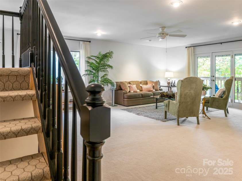 1701 Timber Trail, Asheville, NC 28804.  MLS# CAR4293367, YatesRealty ID 33197. 