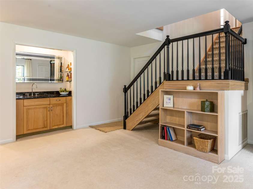 1701 Timber Trail, Asheville, NC 28804.  MLS# CAR4293367, YatesRealty ID 33197. 