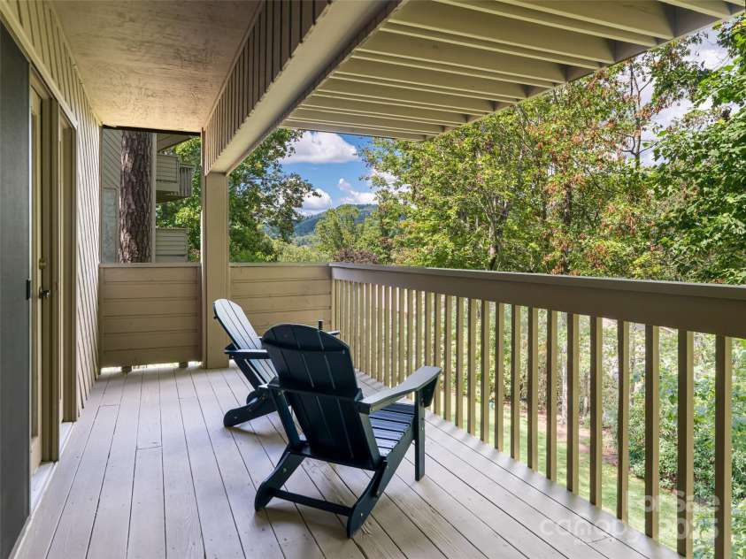 1701 Timber Trail, Asheville, NC 28804.  MLS# CAR4293367, YatesRealty ID 33197. 