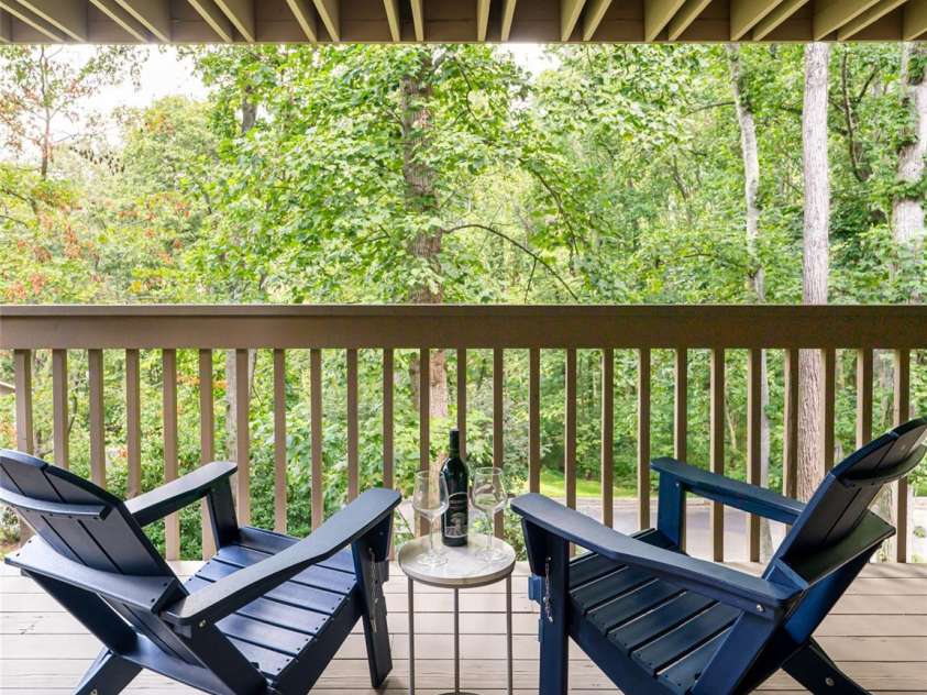 1701 Timber Trail, Asheville, NC 28804.  MLS# CAR4293367, YatesRealty ID 33197. 