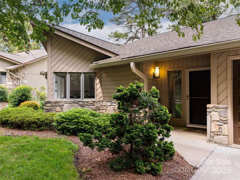 1701 Timber Trail, Asheville, NC 28804.  MLS# CAR4293367, YatesRealty ID 33197. 