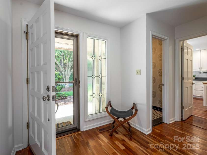 1701 Timber Trail, Asheville, NC 28804.  MLS# CAR4293367, YatesRealty ID 33197. 