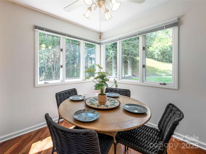 1701 Timber Trail, Asheville, NC 28804.  MLS# CAR4293367, YatesRealty ID 33197. 