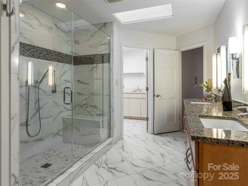 1701 Timber Trail, Asheville, NC 28804.  MLS# CAR4293367, YatesRealty ID 33197. 