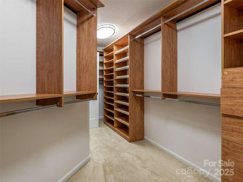 1701 Timber Trail, Asheville, NC 28804.  MLS# CAR4293367, YatesRealty ID 33197. 