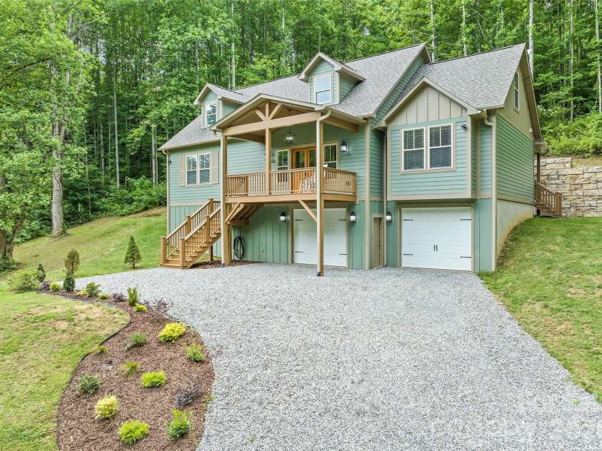 85 Garnet Spring Lane, Waynesville, NC 28785.  MLS# CAR4394449, YatesRealty ID 33197. 